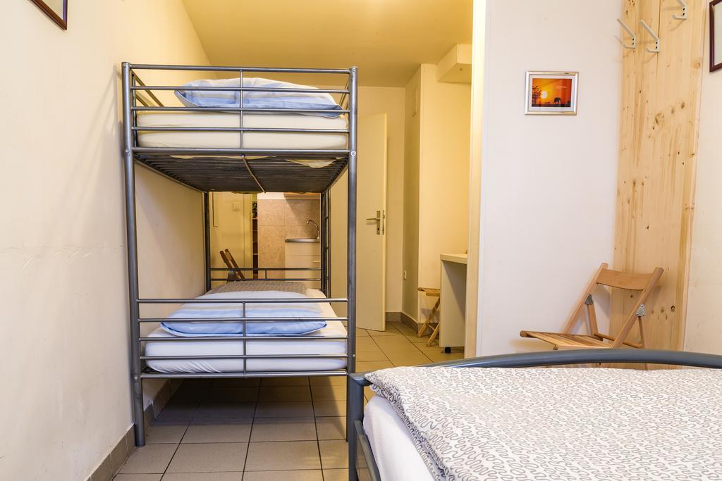 24/1 Albergue