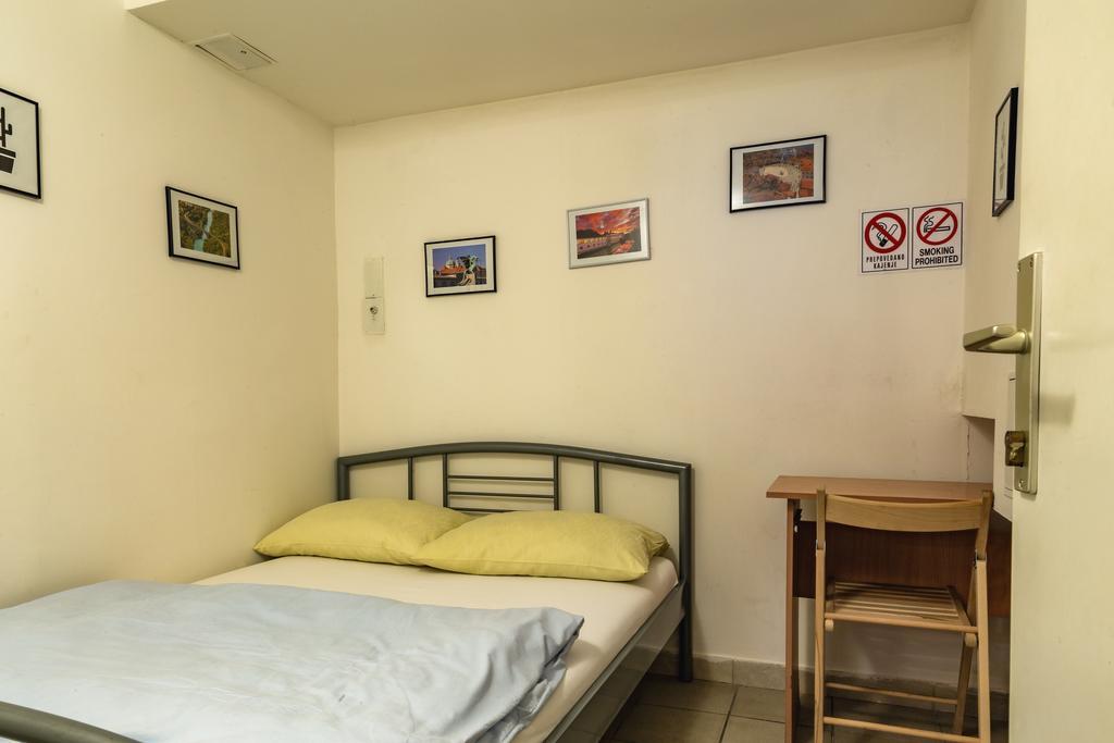 24/1 Albergue